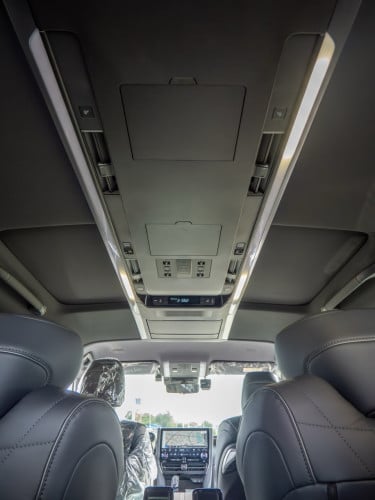 Toyota Alphard hybrid 2024 ឡានថ្មីខ្លាញ់គោ $160000