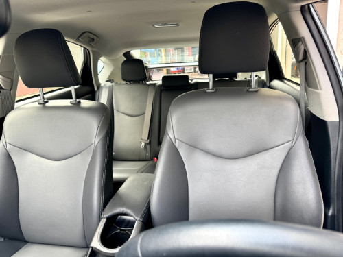 🚘 បង់រំលស់​១០០%ពុំចាំបាច់មានប្រាក់ចូលរួម​ការប្រាក់​ 0.65%កំពូលអប់សិន Prius 2012 option 5 Advance