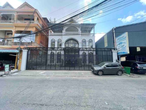 វីឡាសម្រាប់ជួល | Villa for rent (​​ Toul Tumpong )