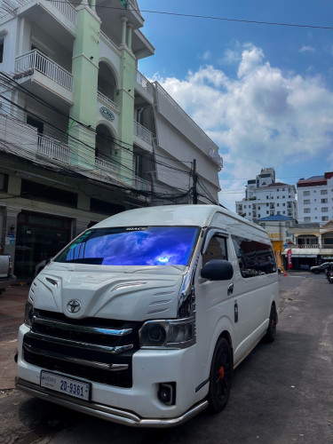 ប៊ុត ធារ៉ា សេវាកម្មជួលរថយន្ត VIP 9កៅអី 10កៅអី 11កៅអី នឹង 15កៅអី