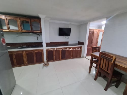 1Bedroom Apartment Elevator near st 271 7makara bridge Toul Kork