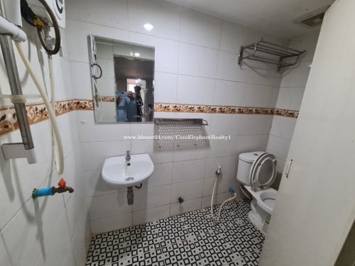 1Bedroom Apartment Elevator near st 271 7makara bridge Toul Kork