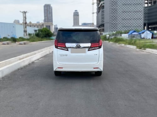 2016 Toyota Alphard 3.5 V6 (Upgraded Exterior)
