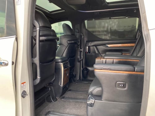 2016 Toyota Alphard 3.5 V6 (Upgraded Exterior)