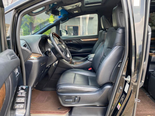 2016 Toyota Alphard 3.5 V6 (Upgraded Interior & Exterior)