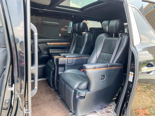 2016 Toyota Alphard 3.5 V6 (Upgraded Interior & Exterior)