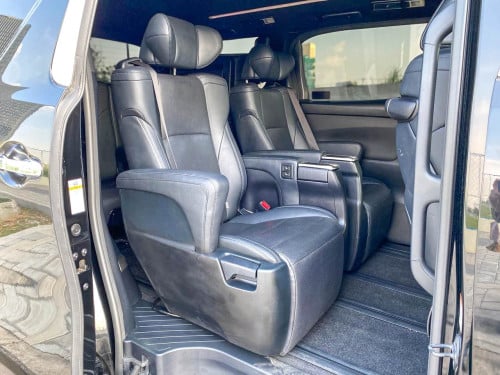 2017 Toyota Alphard 2.5 Hybrid Luxury MPV