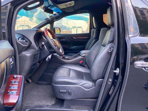 2017 Toyota Alphard 2.5 Hybrid Luxury MPV