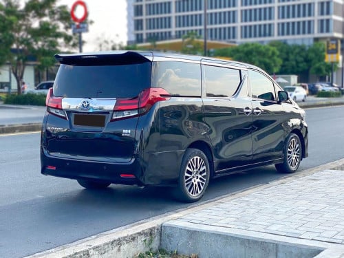 2017 Toyota Alphard 2.5 Hybrid Luxury MPV