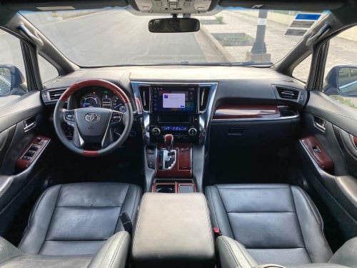 2017 Toyota Alphard 2.5 Hybrid Luxury MPV