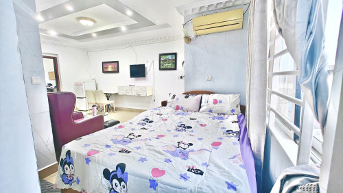 5 min from Russia market studio room