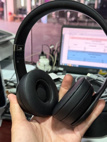 Beats Solo 4 Black 99.99% Like New
