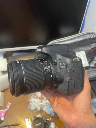 Canon 750D