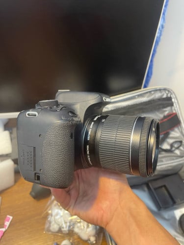 Canon 750D