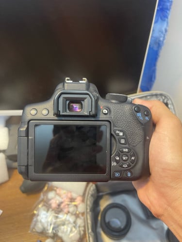 Canon 750D