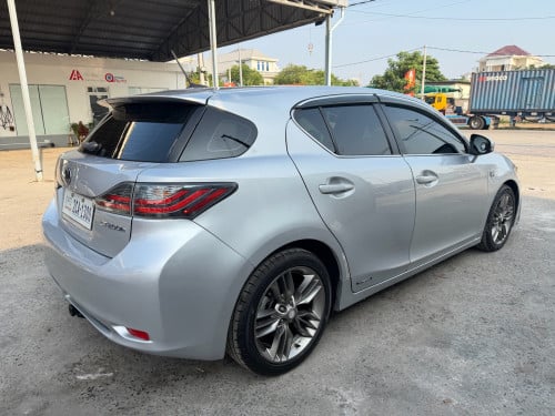 CT200H F-sport លក់