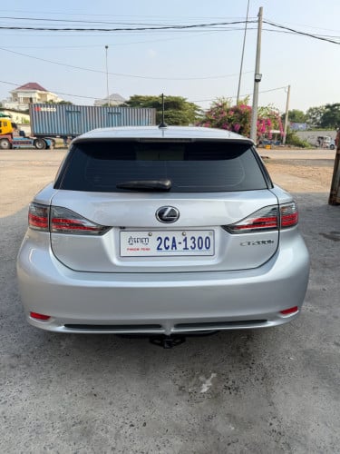 CT200H F-sport លក់