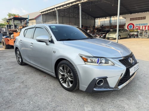 CT200H F-sport លក់