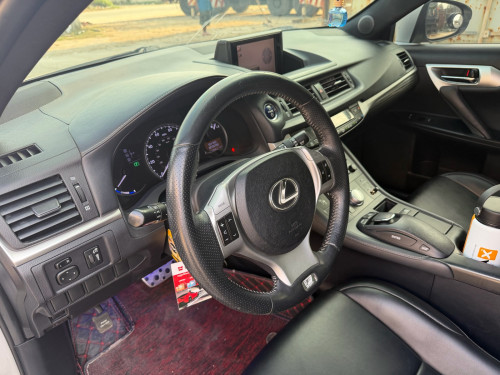 CT200H F-sport លក់