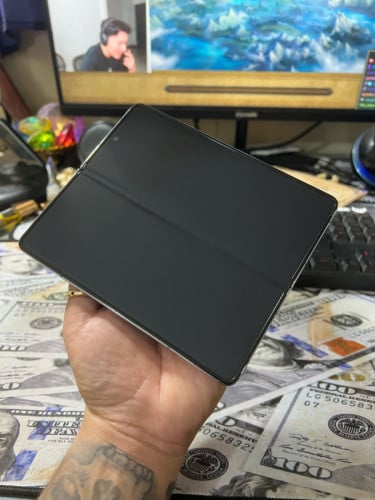 Fold 5 / ram12g / 512g / ក្រុមហ៊ុនសុីម 2 / សុំណុំហ្សុីនទាំងអស់ លក់តំលៃក្រោមទីផ្សារ 395$ ដាច់