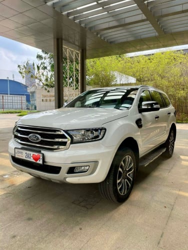 Ford Everest 2018 ខ្លាញ់គោ ឡានស្អាត តំលៃ33500ចចារ