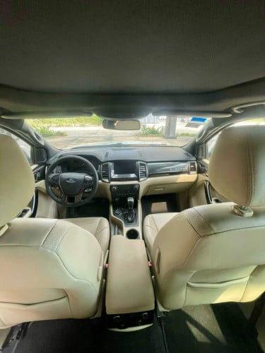 Ford Everest 2018 ខ្លាញ់គោ ឡានស្អាត តំលៃ33500ចចារ