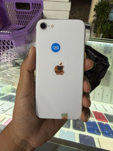 IPhone SE2 128GB តួ​ស្អាតខ្ចី​99%​ សាណុំ​ហ្សុីន​All