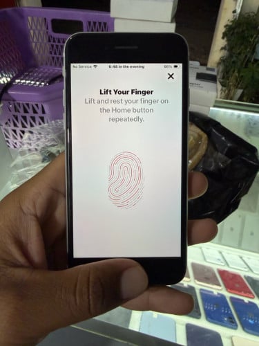 IPhone SE2 128GB តួ​ស្អាតខ្ចី​99%​ សាណុំ​ហ្សុីន​All