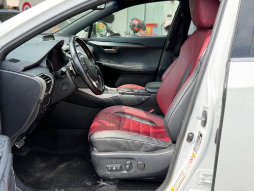 Lexus Nx200t 2016 F-Sport Button5 ក្នុងក្រហម គុជ៣ ឡានCA ទើបទំលាក់