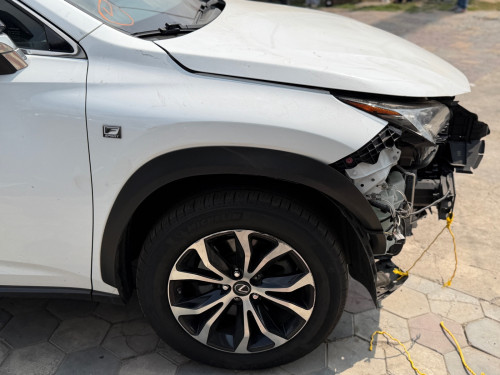 Lexus Nx200t 2016 F-Sport Button5 ក្នុងក្រហម គុជ៣ ឡានCA ទើបទំលាក់