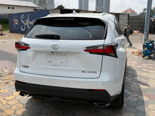 Lexus Nx200t 2016 F-Sport Button5 ក្នុងក្រហម គុជ៣ ឡានCA ទើបទំលាក់