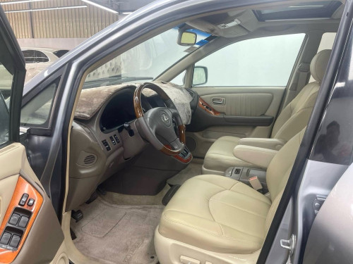 Lexus RX300 02 ប៉ុង1 លក់បន្ទាន់