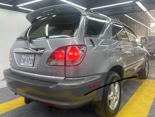 Lexus RX300 02 ប៉ុង1 លក់បន្ទាន់