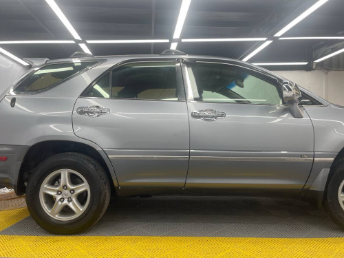 Lexus RX300 02 ប៉ុង1 លក់បន្ទាន់