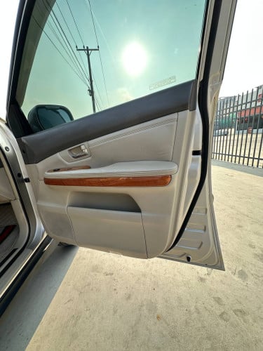 Lexus RX330 Pong 2 Full Option Very nice car