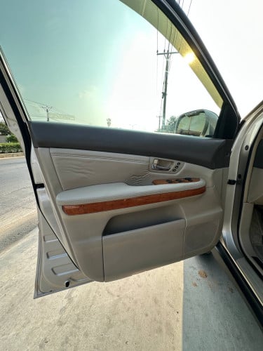 Lexus RX330 Pong 2 Full Option Very nice car