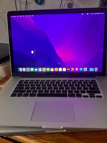 MacBook pro2015  16g256g 15inch