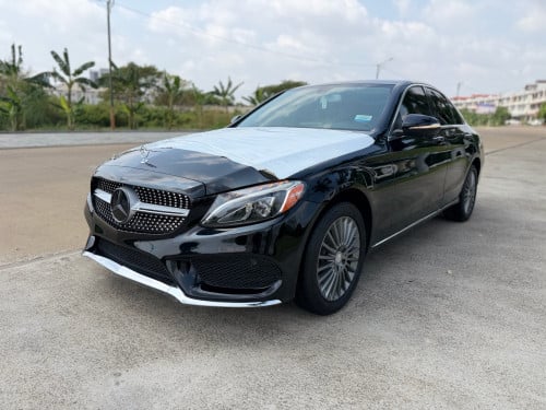 Mercedes C300 (សុីន១ជុំ ម៉ាយតិច)