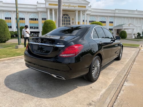 Mercedes C300 (សុីន១ជុំ ម៉ាយតិច)