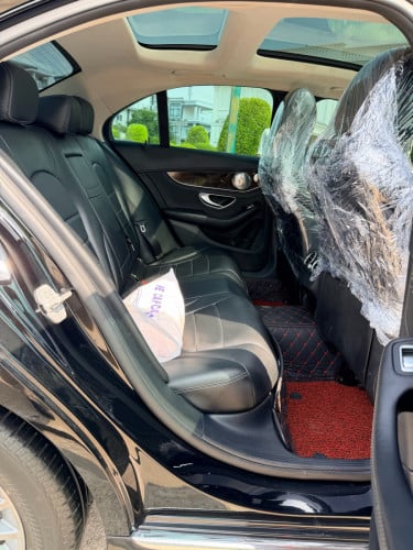Mercedes C300 (សុីន១ជុំ ម៉ាយតិច)