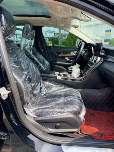Mercedes C300 (សុីន១ជុំ ម៉ាយតិច)