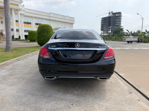 Mercedes C300 (សុីន១ជុំ ម៉ាយតិច)