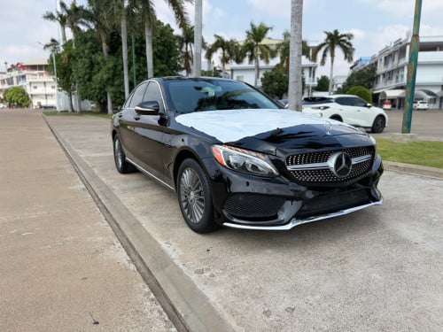 Mercedes C300 (សុីន១ជុំ ម៉ាយតិច)