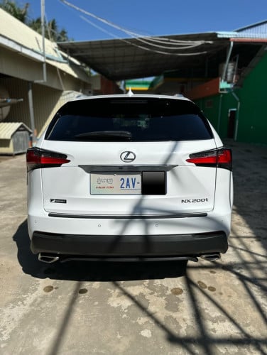 Nx 200T F-Sport 2016