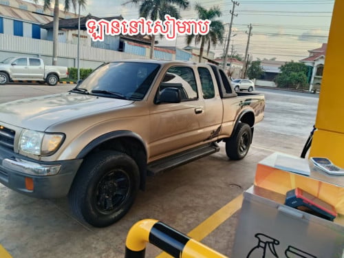 Tacoma 2000 តួខ្ពស់