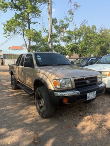 Tacoma 2000 តួខ្ពស់