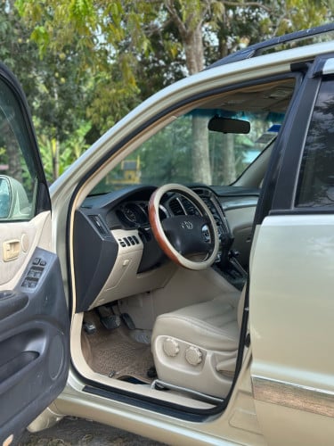 Toyota Highlander 2003 V4