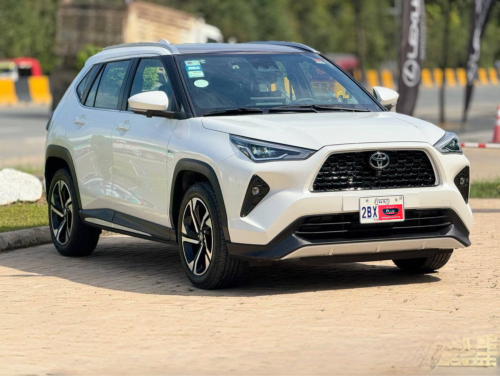 TOYOTA YARIS CROSS HEV 2024