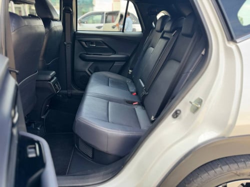 TOYOTA YARIS CROSS HEV 2024