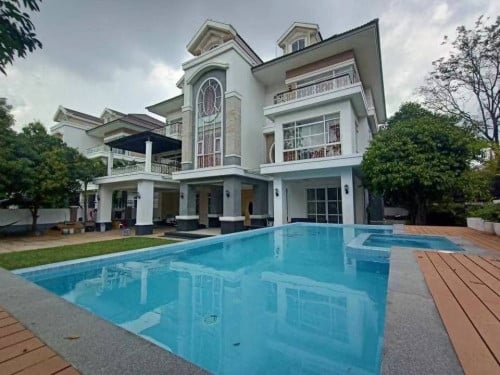 Villa for RENT! • Location: Borey PH Boueng Snor.
